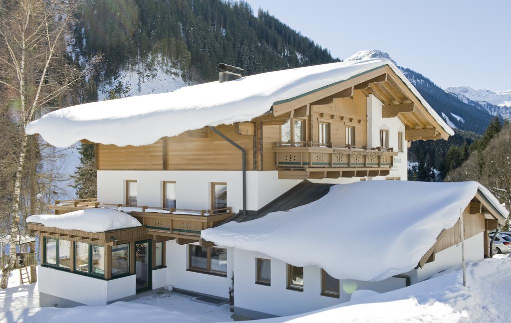 Haus Spieleck Bed and Breakfast Saalbach-Hinterglemm Buitenkant foto