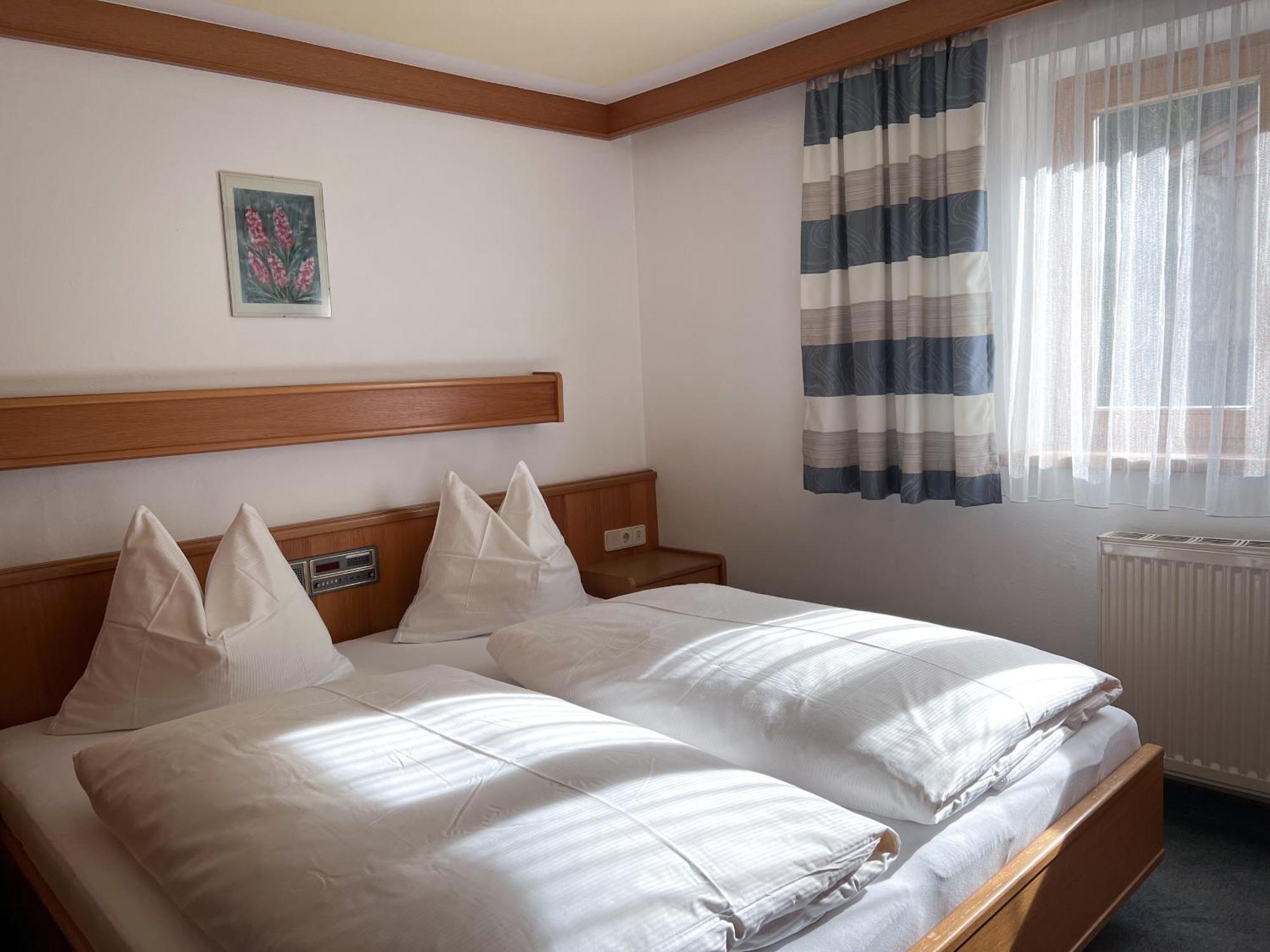 Haus Spieleck Bed and Breakfast Saalbach-Hinterglemm Kamer foto