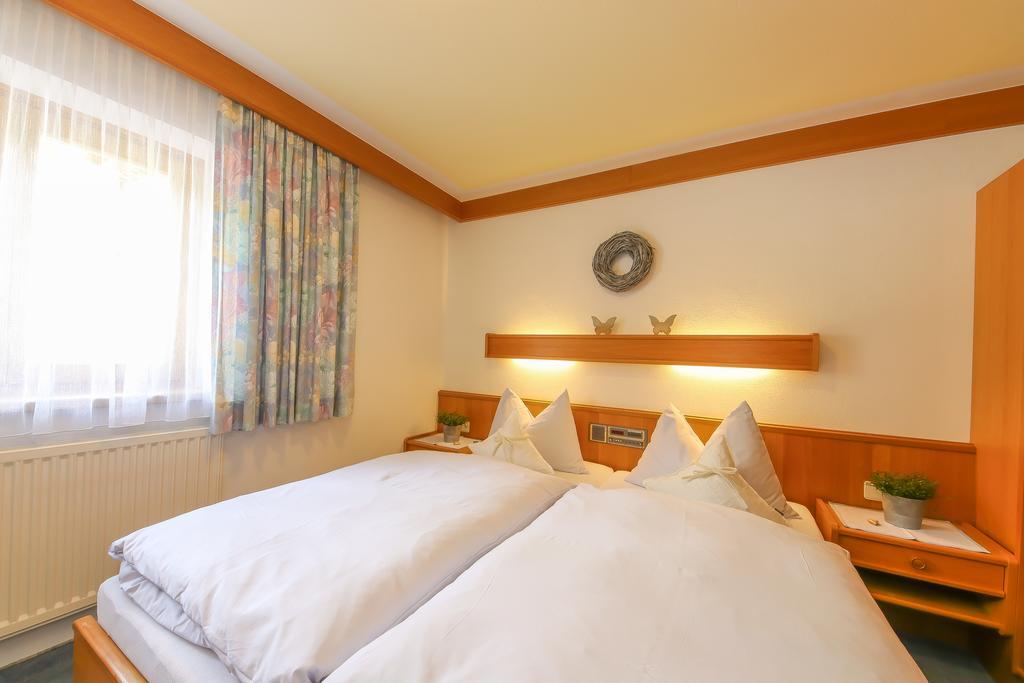 Haus Spieleck Bed and Breakfast Saalbach-Hinterglemm Buitenkant foto