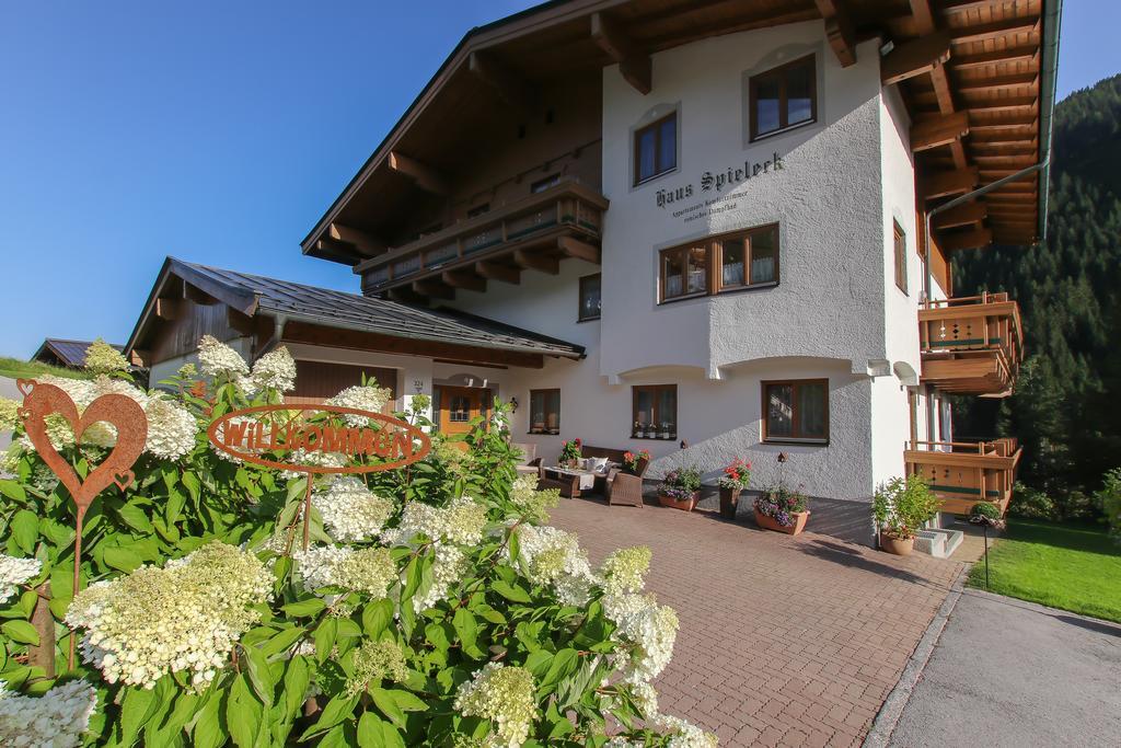 Haus Spieleck Bed and Breakfast Saalbach-Hinterglemm Buitenkant foto