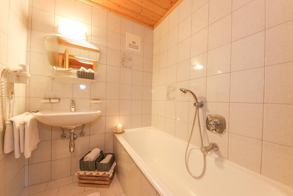 Haus Spieleck Bed and Breakfast Saalbach-Hinterglemm Buitenkant foto